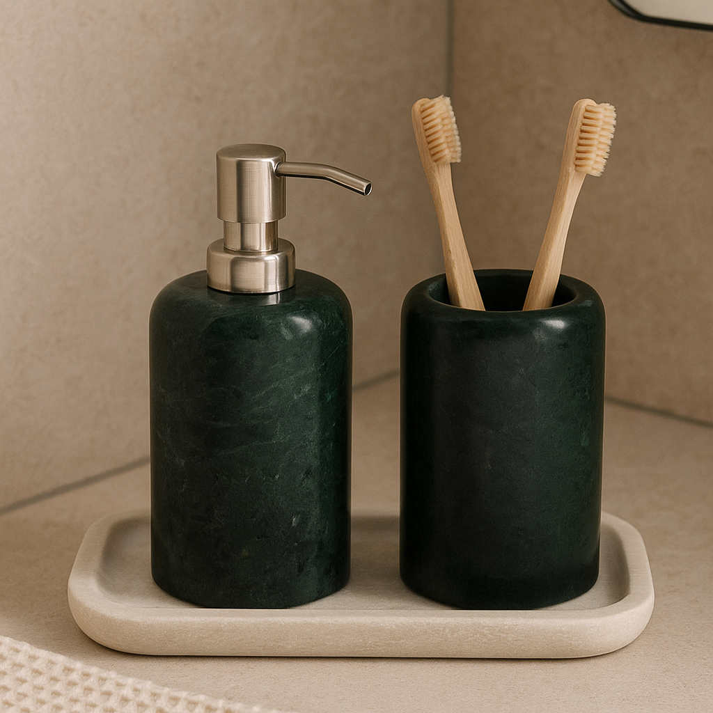 Distributeur de savon en marbre vert et acier inoxydable