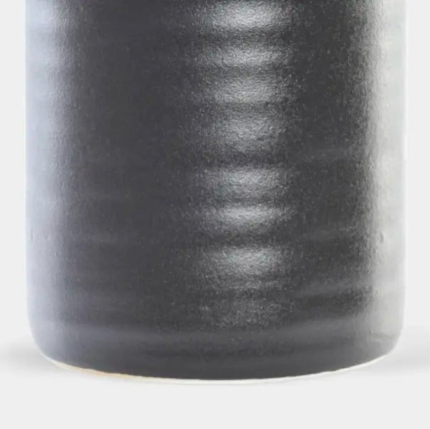 Vase en porcelaine noire mat VANIER S