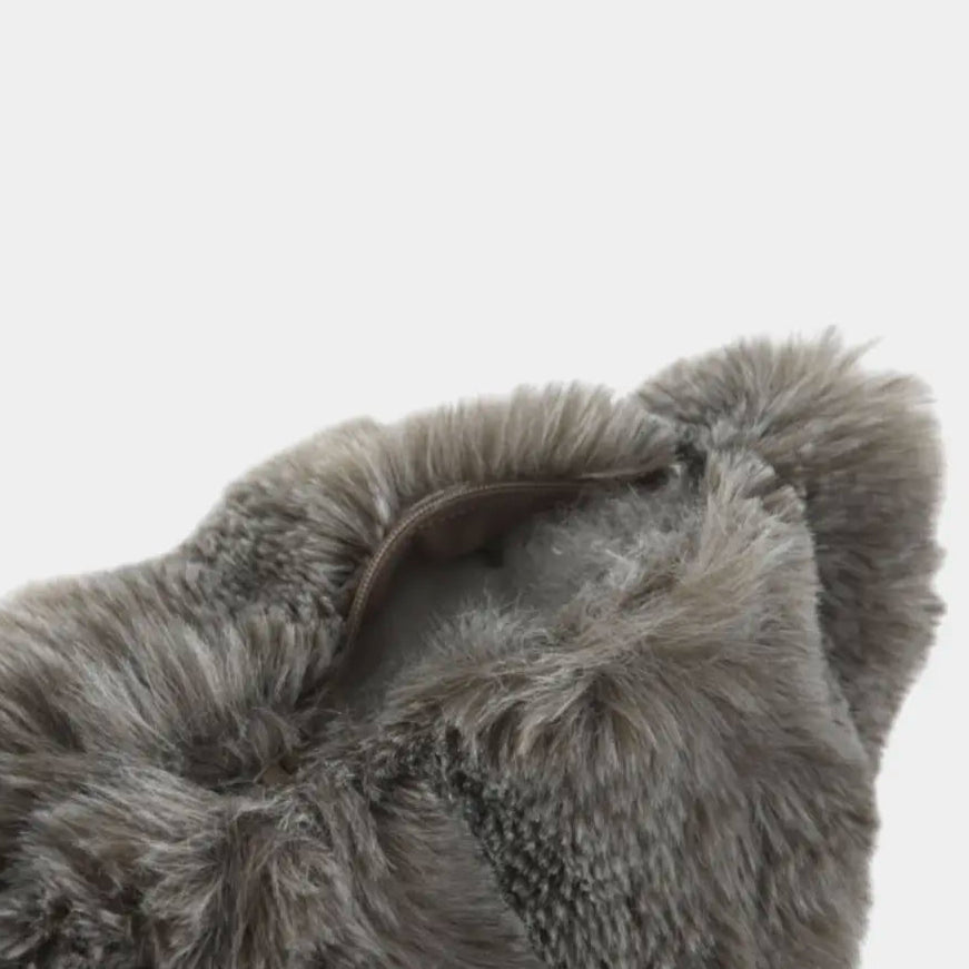 Coussin en fourrure grise CLOÉ