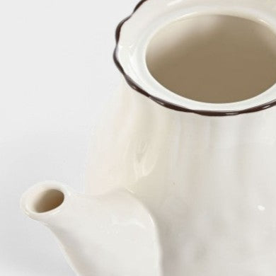 Théière blanche en porcelaine avec détails ondulés et rebord marron CÉLESTE