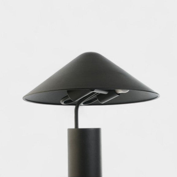 Lampe noire design en métal LISA