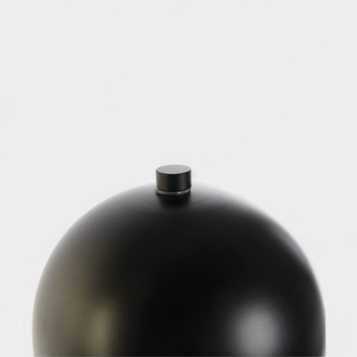 Lampe de table noire en métal LIVIA