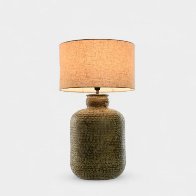 Lampe de table en aluminium vert avec abat-jour beige