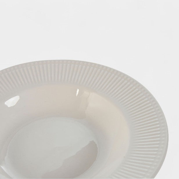 Service d’assiettes en porcelaine blanche (18 pièces)