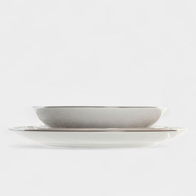 Service d’assiettes en porcelaine à motif beige