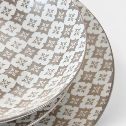 Service d’assiettes en porcelaine à motif beige