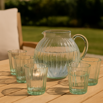 Pichet en verre soufflé vert GARANCE