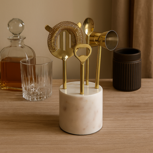 Coffret d’accessoires cocktail dorés avec base en marbre ÉLEA