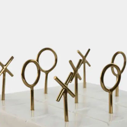 Jeu de morpion décoratif en marbre et pièces dorés DALI