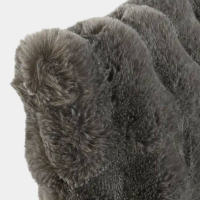 Coussin en fourrure grise CLOÉ