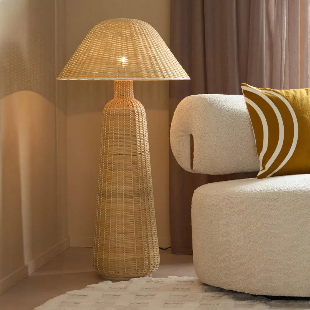 Lampadaire en rotin tressé