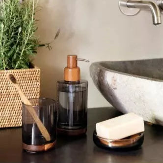 Distributeur de savon en verre fumé et bois d'acacia BEAU
