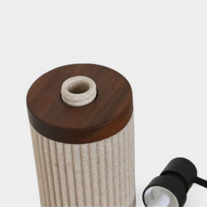 Distributeur de savon texturé en résine beige et bois foncé ALBA