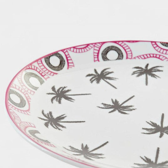 Service d’assiettes aux motifs exotiques