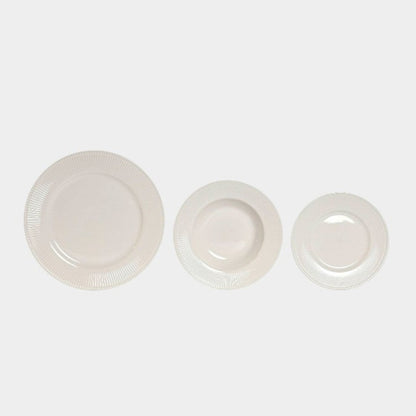 Service d’assiettes en porcelaine blanche (18 pièces)