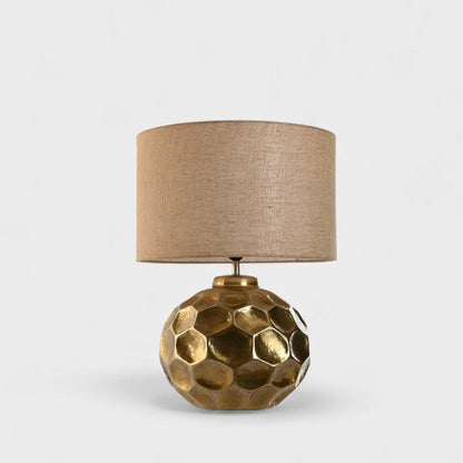 Lampe martelée dorée et abat-jour beige