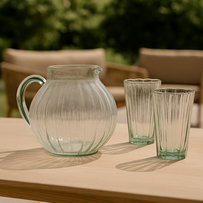 Pichet en verre soufflé vert GARANCE