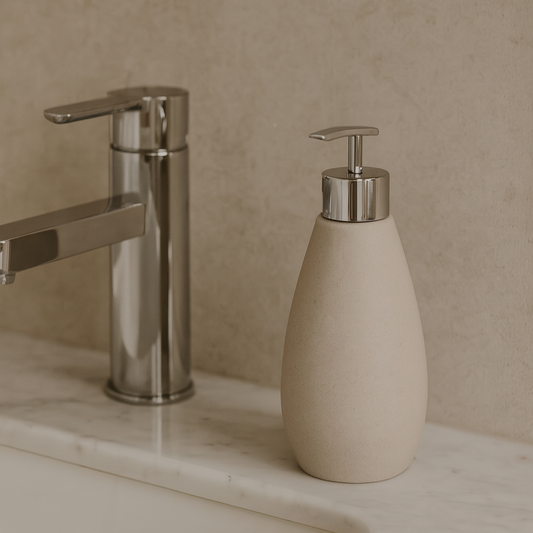 Distributeur de savon en résine beige LUVO