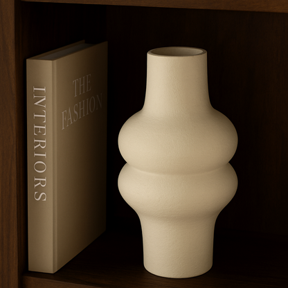 Vase sculptural blanc en céramique