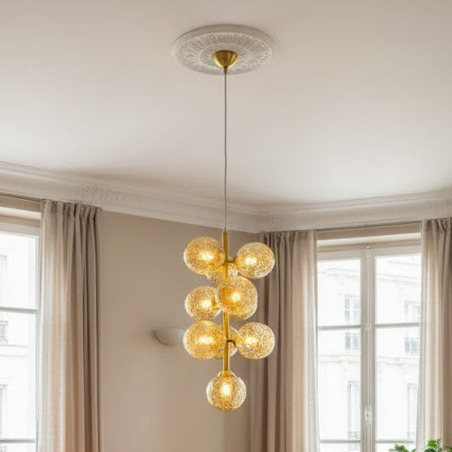 Lustre à boules dorées